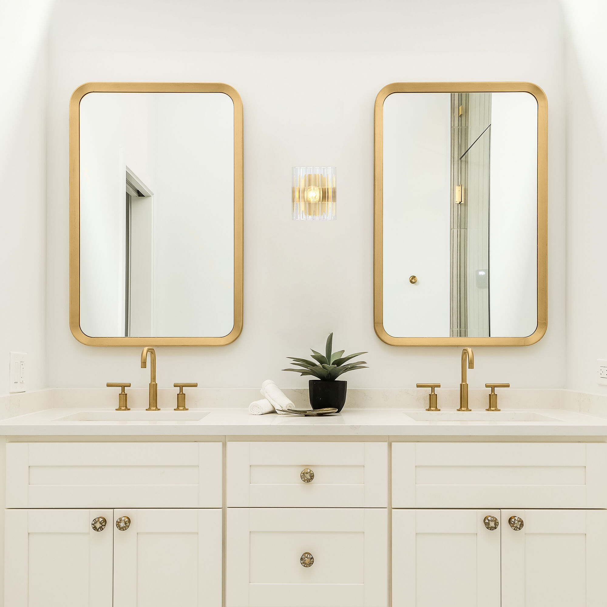 Gold wall sconces bathroom hot sale